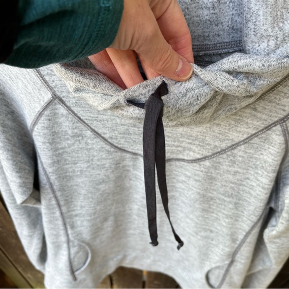 KUHL Lea Pullover NWOT Cowl Longsleeve Top In Ash Sz M - Picture 4 of 15